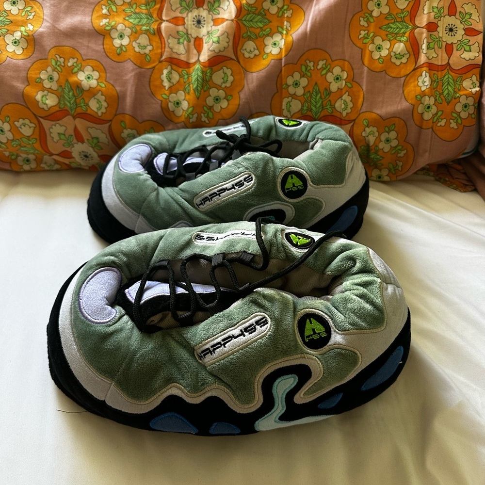 Happy99 Slippers
